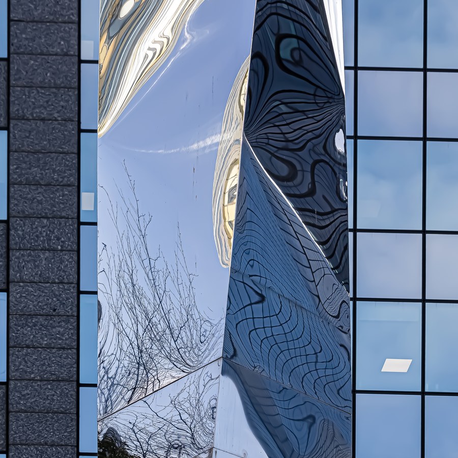 La Défense, reflets verticaux - photographie 3 par Michel Pachot