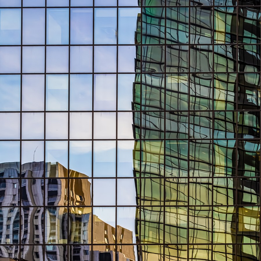 La Défense, reflets verticaux - photographie 6 par Michel Pachot