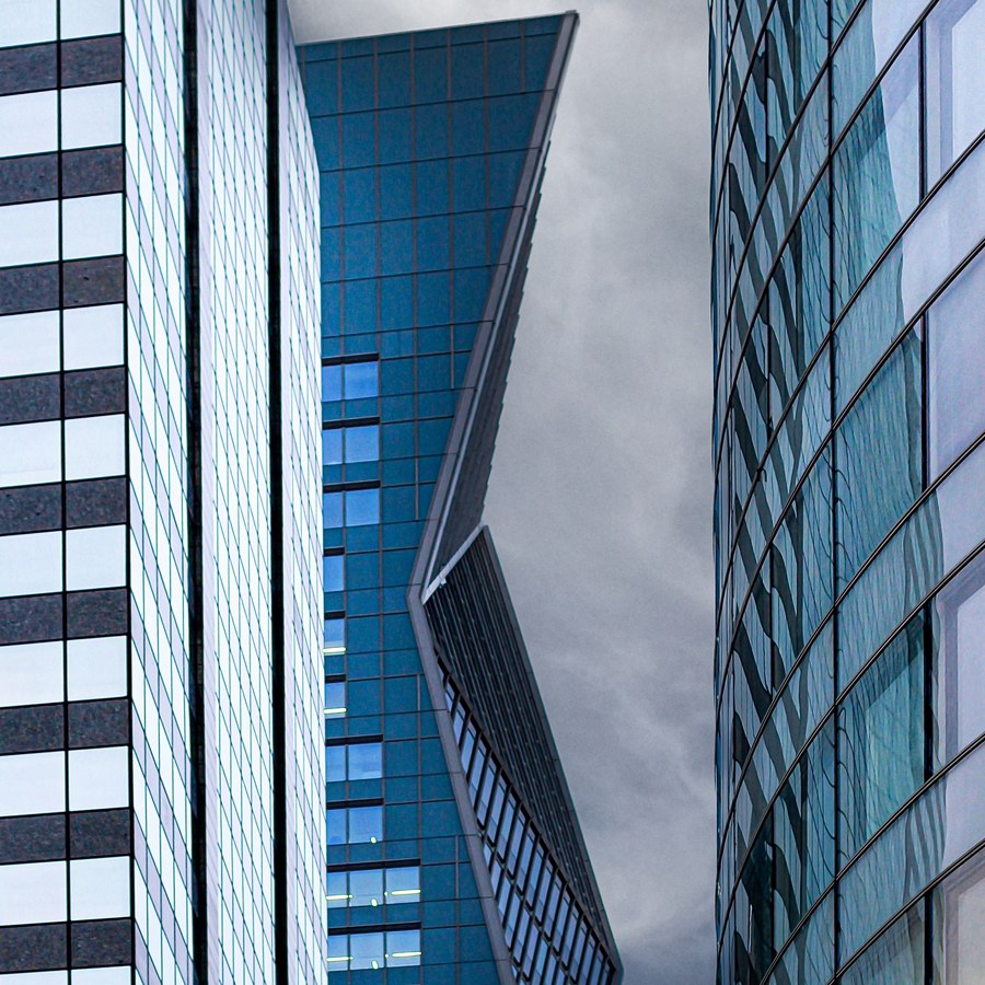 La Défense, reflets verticaux - photographie 12 par Michel Pachot